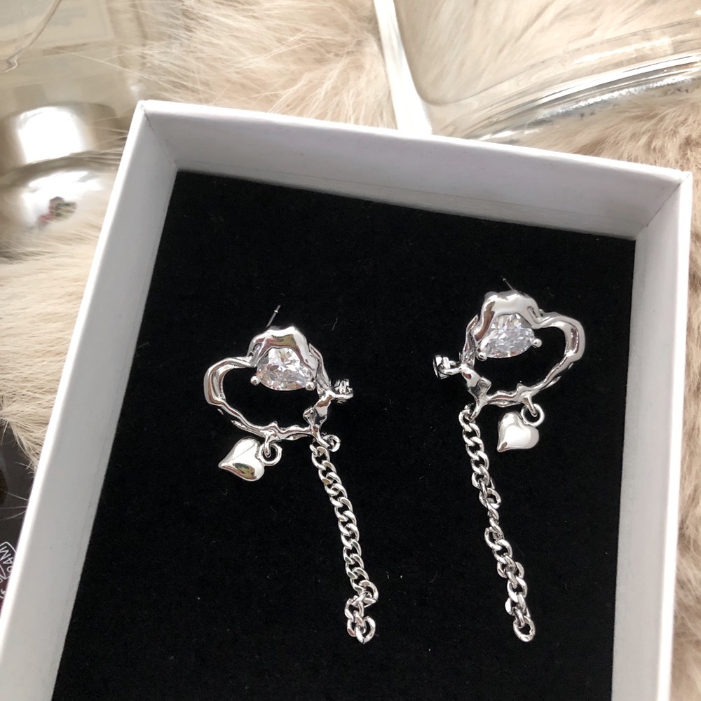 Silver color heart rhinestone earrings